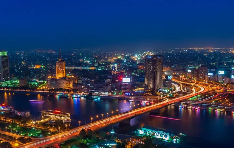 Torre del Cairo di Notte e Giro in Feluca sul Nilo