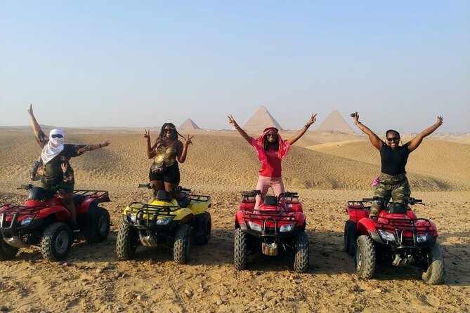 Escursione in quad nel deserto con vista sulle Piramidi di Giza